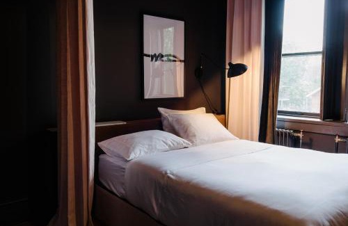 Kingston Hotel | Rosemount Inn: Guest Rated 9/10 with Family-Friendly Amenities