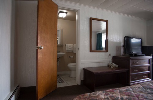 Bedford Hotel | Budget-Friendly Stays at Rosemount Motel with Breakfast & More