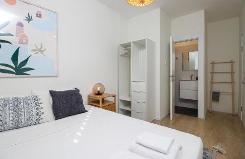 Tel Aviv House | Rosen Villa at Ramat Hahayal: Ocean View & Family Friendly