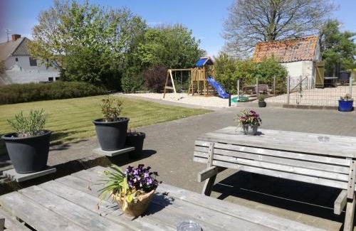 Esbjerg Municipality Apartment | Exceptional Rosengaard Holiday Apartment & B&B with Breakfast