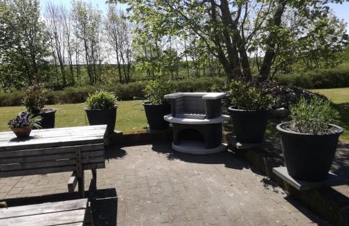 Esbjerg Municipality Apartment | Exceptional Rosengaard Holiday Apartment & B&B with Breakfast