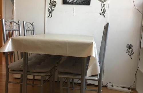 Ahnsbeck Apartment | Discover Rosengarten: Family-Friendly Retreat with 9/10 Rating