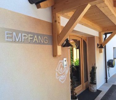 Strasswalchen Apartment | Rosenhof Salzburger Seenland: 4-Star Hotel with Pool & Spa