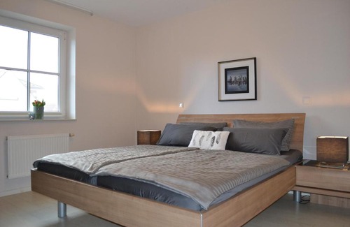 Busumer Deichhausen Apartment | Oceanfront Getaway at Rosenhof: Family-Friendly Retreat