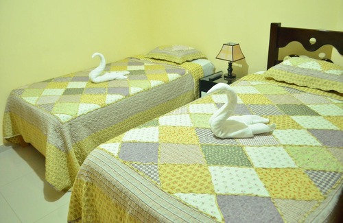 Los Olivos Bed & Breakfast | Rosenverg House Lima Airport: Ocean View & Family Friendly