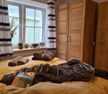 Weissenstadt Apartment | Enchanting Rosenzauber Kraxler for Romantic Getaways