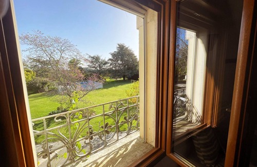 Saint-Gery House | Ideal Getaway at LA ROSERAIE - Pool & Lake Views