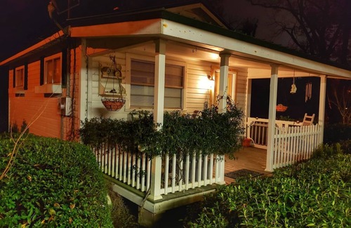 Brewton House | Tranquil Rose’s Cottage: Guest Rated 9.8 with Breakfast