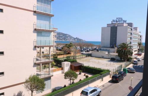 Santa Margarida Apartment | Discover Roses I: Family & Pet Friendly Retreat