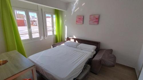 Roses Town Center Apartment | Rosesapparts Onamar: Oceanfront Stay with Parking