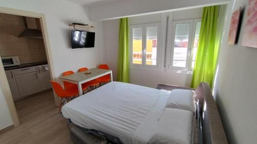 Roses Town Center Apartment | Rosesapparts Onamar: Oceanfront Stay with Parking