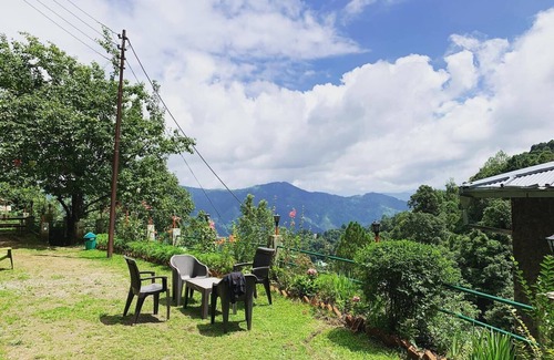 Ramgarh Apartment | Pet-Friendly Rosetree with Breakfast and Family Amenities