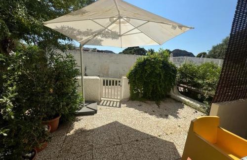 Vulcano Porto Apartment | Cozy Rosetta 4-Person Studio | Pet & Child Friendly Stay