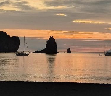 Vulcano Porto Apartment | Cozy Rosetta 4-Person Studio | Pet & Child Friendly Stay