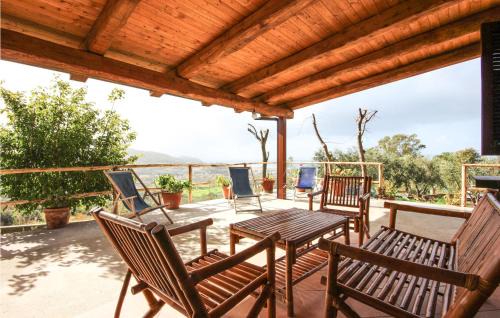 Ascea House | Unmatched Comfort at Rosetta House - Pet & Child Friendly