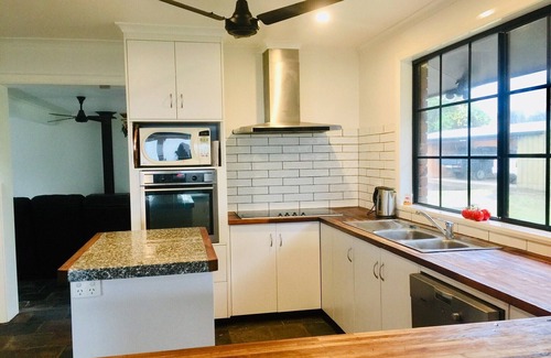 Rosewhite House | Rosewhite House BnB: Scenic Views and Cozy Comfort Await