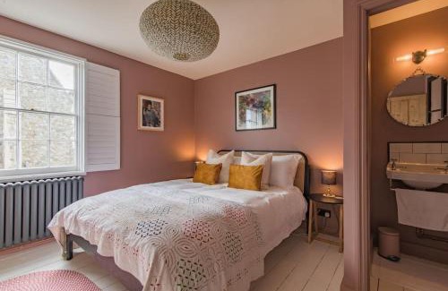 Deal House | Rosewood: Family-Friendly Retreat with a 9/10 Guest Rating