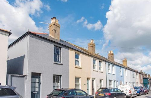 Deal House | Rosewood: Family-Friendly Retreat with a 9/10 Guest Rating