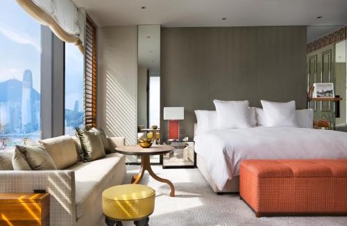 Tsim Sha Tsui Hotel | Luxury Stay at Rosewood Hong Kong with Pool & Breakfast