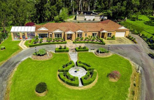 Yarragon Bed & Breakfast | Enjoy the Rosewood Park Guest Suite with Breakfast Included