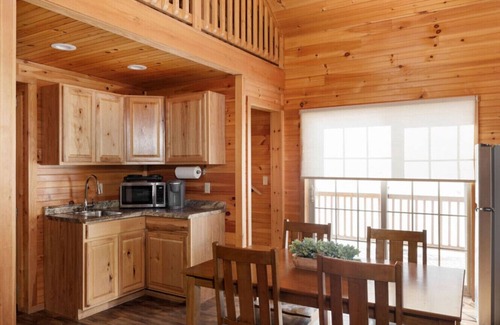 Bethlehem Cabin | Rosewood Villa 102: Cozy High-End Log Cabin with Pool