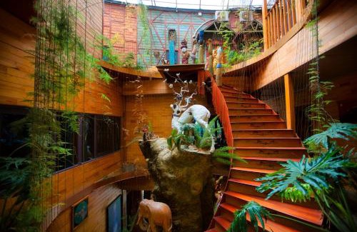 Kon Plong Hotel | Welcoming Rosie Garden Măng Đen: Family-Friendly Getaway