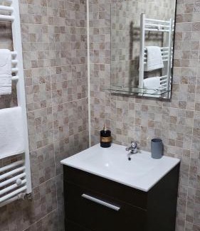 Techirghiol House | Ocean View Retreat at Rosiem House - Rated 10/10 by Guests