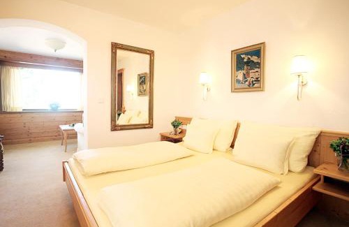 Kitzbuehel Hotel | Experience Rosis Sonnbergstuben: 4-Star Oceanfront Retreat