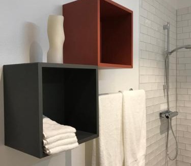 Flyinge Apartment | Roslövs Gård: Idyllic Retreat in Nature's Embrace