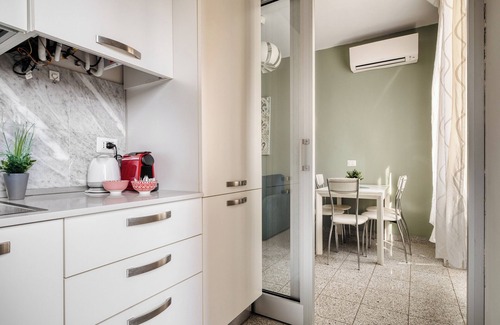 Chinatown Apartment | ROSMINI 8 - Two Bedroom Apartment, Sleeps 6