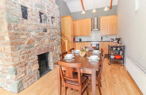 Faha House | Pet-Friendly ROSNACARTHNA MORE Apartment in Beaufort