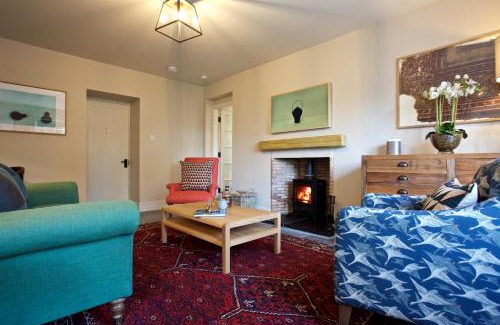 Comrie House | Experience Ultimate Comfort at Ross Lodge, Rated 9.7/10