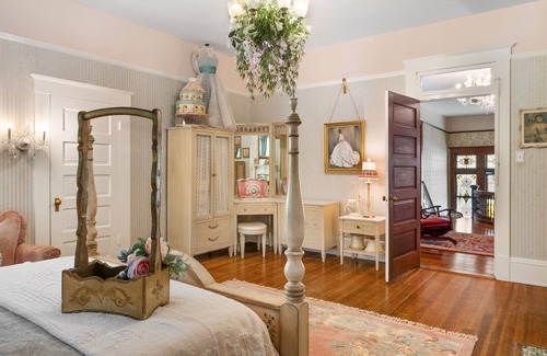 Hattiesburg Bed & Breakfast | Discover Ross Mansion Bed & Breakfast: Top-Rated Elegance