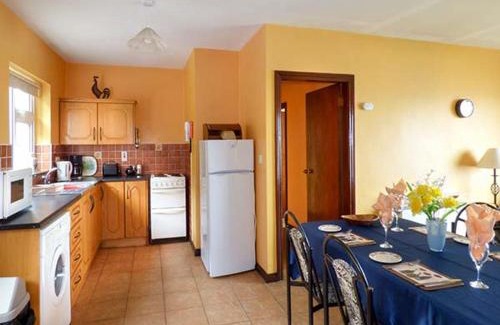 Kilnabrack Upper House | Pet-Friendly Retreat at Rossbeigh Beach Cottage No 4