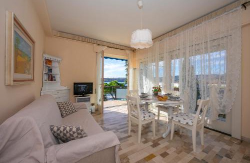 Barbarano Apartment | Scenic Rossella Lake View - Family and Pet Friendly Escape