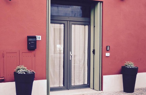 Peschiera del Garda City Centre Bed & Breakfast | Pet-Friendly Rossosalvia - Rated 10/10 by Guests