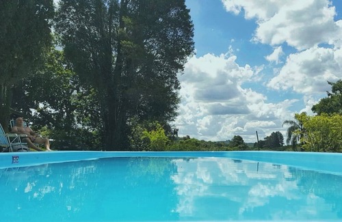 Ibiuna House | Relaxing Retreat at Roteiro do Charme in Jardim de Gaia