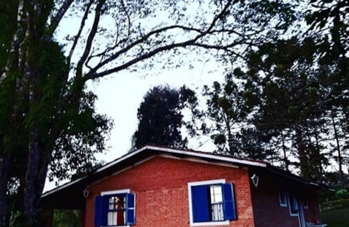 Ibiuna House | Relaxing Retreat at Roteiro do Charme in Jardim de Gaia