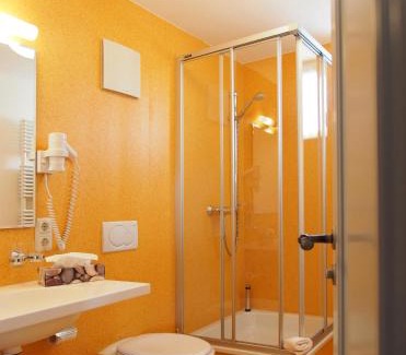 Marktbergel Hotel | Discover Rotes Ross Marktbergel: Pet-Friendly Retreat