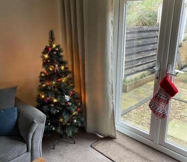 Rotherham House | Convenient Getaway Near Rotherham with WiFi & Driveway