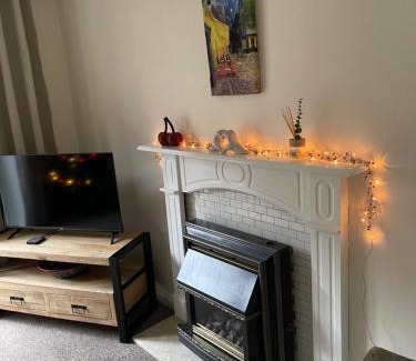 Rotherham House | Convenient Getaway Near Rotherham with WiFi & Driveway