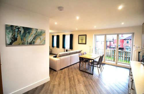 Rotherham House | Guest Rated: 9.3 - Dog Friendly Bungalow with Garden