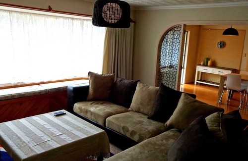 Fenton Street Hotel | Relaxing Rotorua Coachman Spa Motel with Hot Tub & Dining