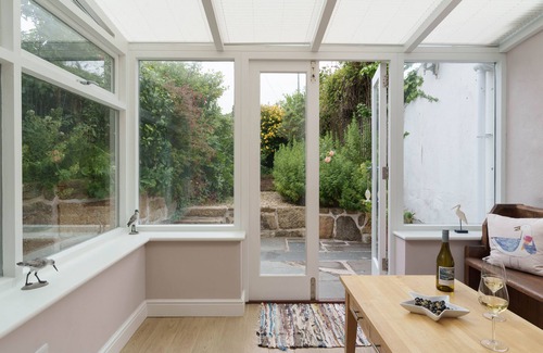 Chysauster House | Historic Rotterdam House: Pet Friendly with Sea Views