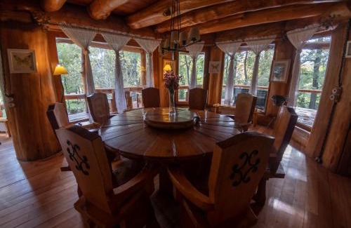 San Martin de los Andes Hotel | Exclusive Rotui Cabaña La Juanita: Pet-Friendly Retreat