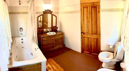 San Martin de los Andes House | Exclusive Rotui Cabaña: Pet-Friendly Retreat with Pool