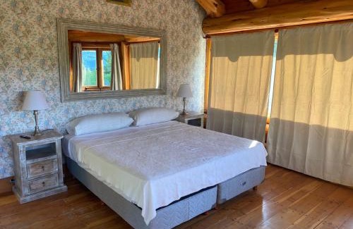 San Martin de los Andes House | Exclusive Rotui Cabaña: Pet-Friendly Retreat with Pool