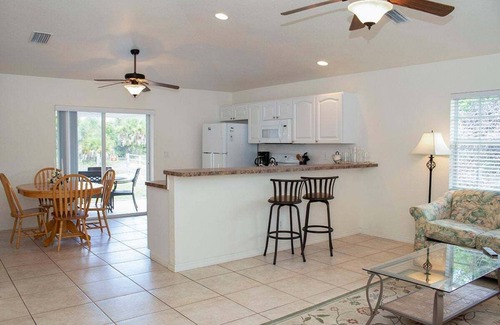 Rotonda West Condo | Rotunda West 2-Bedroom Condo with Lanai near Gulf Beaches