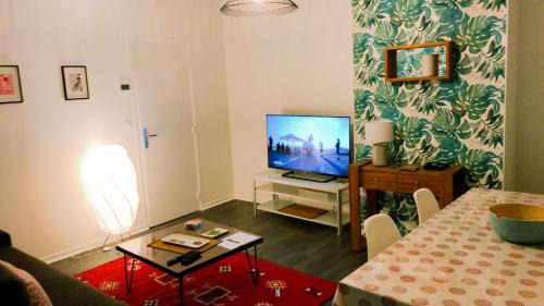 Roubaix Apartment | Comfortable Gite le Ferrum: Close to Museums & Metro