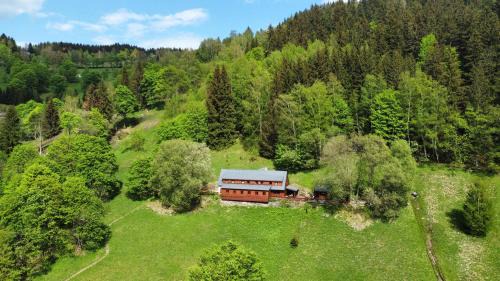 Pec pod Snezkou Ski Chalet | Inviting Roubenka U 2 přátel: Family-Friendly Comfort
